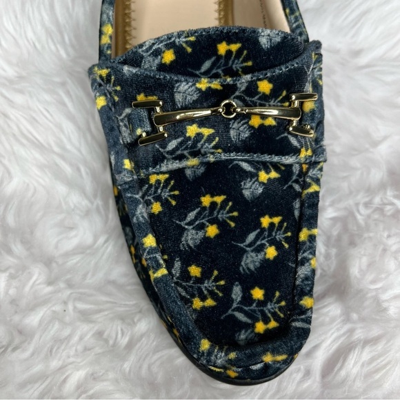 Cabi Carnaby Women’s Navy Blue Floral Velvet Loafer with Gold Hardware Size 7M - Picture 7 of 14